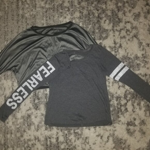 Tops - 2/1 Fitness Crop Tops EUC Small